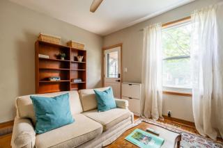Charming Beaches Retreat - Sleeps 3 - Stylish Stay - 1