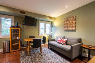 Amazing 2BR Apartment in Leslieville With Parking - 8