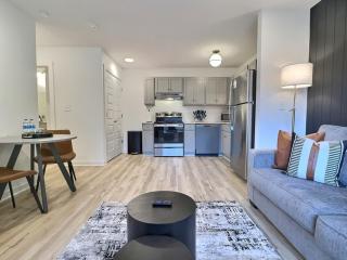 Modern Escape Near Downtown Hotspots - 1