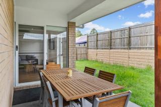 Family Friendly 4 Bedroom Home with 3 Bathrooms and Air Conditioning - 3