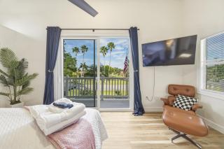 Beautifully Renovated 5 Bed 3 Bath Mid Century Home - 7