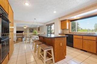 Riverway Retreat - 1