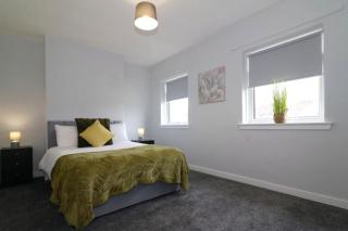 (Free Parking-Sleeps 6-3 Bedrooms-Glasgow Airpor - 9