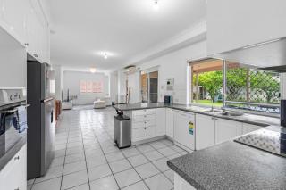 Spacious Group Getaway with Home Office and Full Air Conditioning - 5