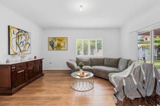 Spacious Group Getaway with Home Office and Full Air Conditioning - 1