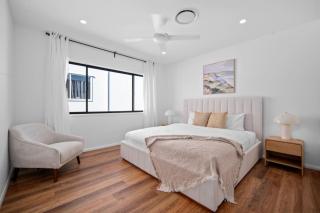 Comfortable 4 Bedroom Family Home with 3 Bathrooms and Air Conditioning - 7