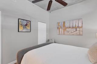 Contemporary 2 bdrm 2 bath Downtown Orlando - 1