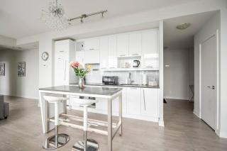 Modern 2BR, 2BA Suite - Incredible Views - Parking - 0