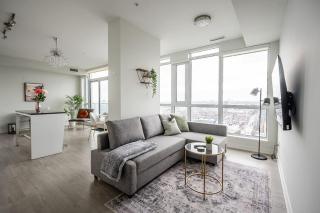 Modern 2BR, 2BA Suite - Incredible Views - Parking - 9
