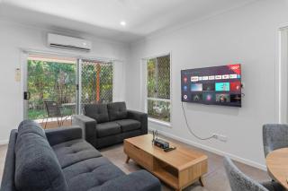Comfortable 2 Bedroom Quiet Retreat for Relaxation - 9