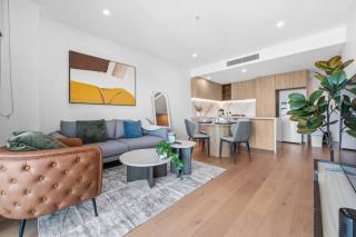 Luxury High Rise Stay with Panoramic GC Views - 7