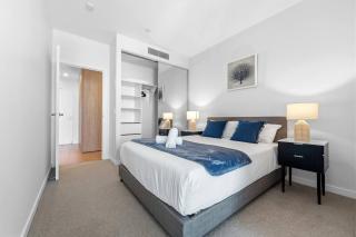 Luxury High Rise Stay with Panoramic GC Views - 3