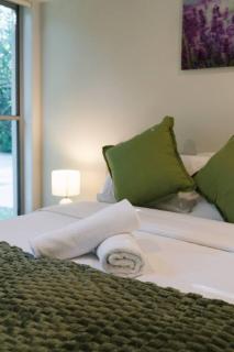 Spacious 4 Bedroom Family Retreat with Full Air Conditioning - 7