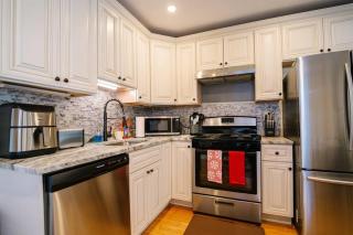 Spacious Pet Friendly Falls Church Home for 16 - 5
