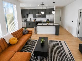 Luxury Palmer Parkside Condo with Regions Field View - 6