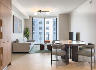 C2111 Urban Minimalist Escape with High-Floor Views and Pool in Miami Downtown - 0