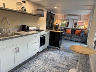 NewReno, AC, 2 blocks to Beach, Dive, Eat, Drink - 4