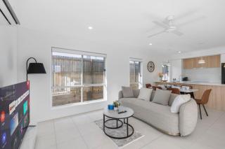 Brand New Modern and Comfortable Family Friendly Home - 5