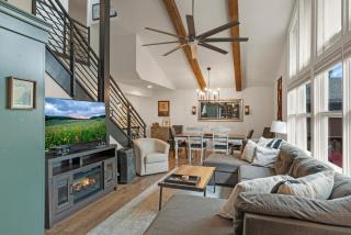 Your Second Home @ Country Club Stunning Views Family-Friendly Outdoor Bliss - 4
