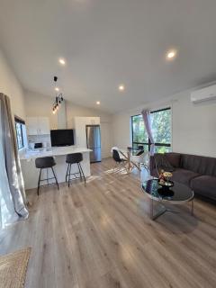 Cozy & Private 2-Bedroom Retreat Home - 0