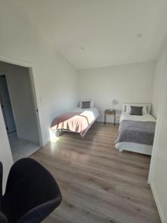 Cozy & Private 2-Bedroom Retreat Home - 8