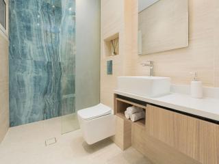 Almughrizat Suite Private Entrance Parking - 5