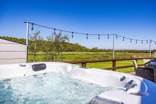 The Secret Lodge - Hottubs Wellness Relaxation - 9