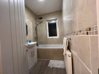 Rowden Street 7 Bed Contractor House in Shotton by Rework Accommodation - 6