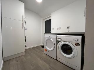 Rowden Street 7 Bed Contractor House in Shotton by Rework Accommodation - 5