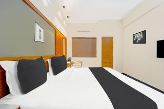 Super Hotel O Broadway Ernakulam - 1