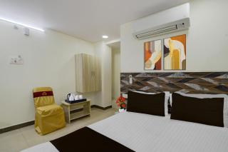 Super Hotel O Saibaba Temple Chintal Formerly Himagiri Luxury Room - 5