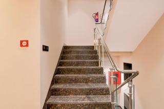 Super Townhouse Oak DLF Newtown Bus Terminal - 7