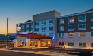 Holiday Inn Express & Suites Roseburg North by IHG - 1