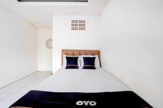 Hotel O near Plaza Pondok Gede formerly Angel Homestay - 4