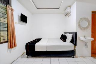 Hotel O near Plaza Pondok Gede formerly Angel Homestay - 3
