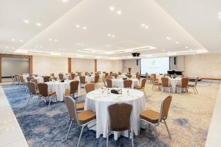 Holiday Inn Riyadh The Business District by IHG - 9