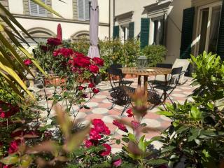 Next to the Duomo of Florence, Raffaello, with Private Patio - Florenz - 7