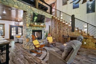 Broken Bow Cabin with Hot Tub and Game Room - 5