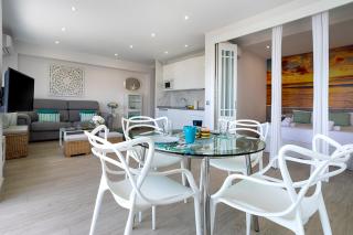 Marbella Sunshine - First Line Beach & Terrace by Rent Me - 6