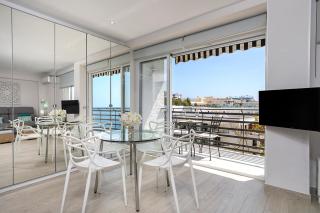 Marbella Sunshine - First Line Beach & Terrace by Rent Me - 3