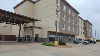 FairBridge Inn And Suites Will Rogers Airport, Fairgrounds, Restaurant & Bar - 8