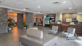 FairBridge Inn And Suites Will Rogers Airport, Fairgrounds, Restaurant & Bar - 7