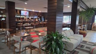FairBridge Inn And Suites Will Rogers Airport, Fairgrounds, Restaurant & Bar - 3