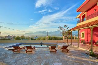 Creta Leisure Escape Private Pool & Garden Oasis - 9