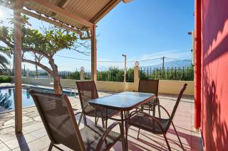 Creta Leisure Escape Private Pool & Garden Oasis - 4