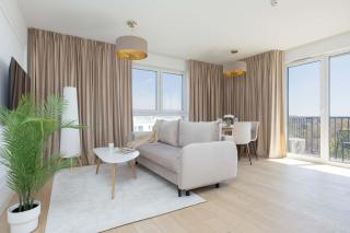 Air-conditioned Apartment with Parking and Balcony by Noclegi Renters - 0