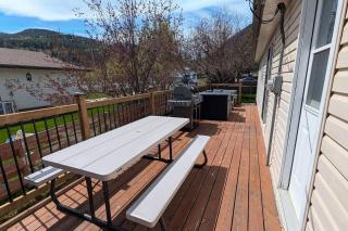 Hillcrest Hideaway Spacious Mountain View Oasis - 4