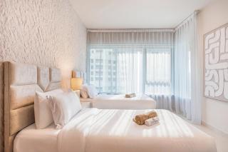 Elegant City Home with Iconic Burj Khalifa Views - 7