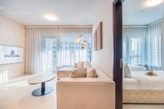 Elegant City Home with Iconic Burj Khalifa Views - 3