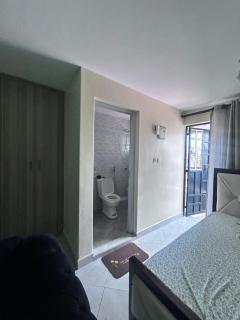 COZY AND MODERN SUPERIOR Studio NEAR AIRPORT - 3